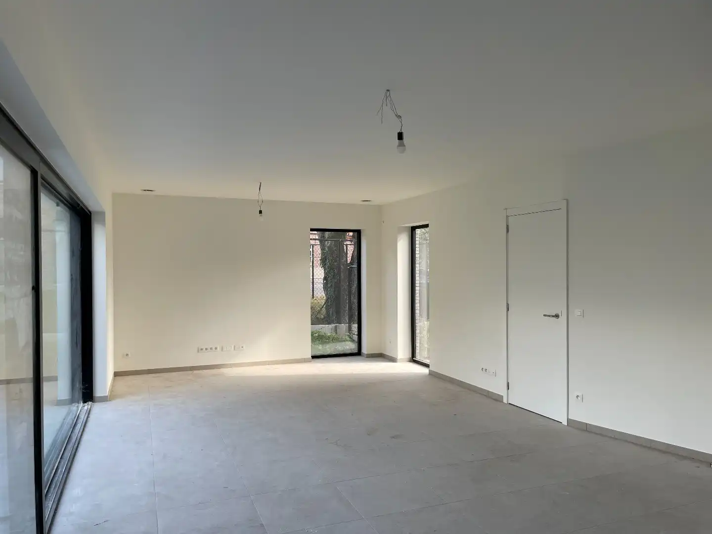 Nieuwbouwwoning met 3 slaapkamers inpandige garage , terras en tuin  foto 8