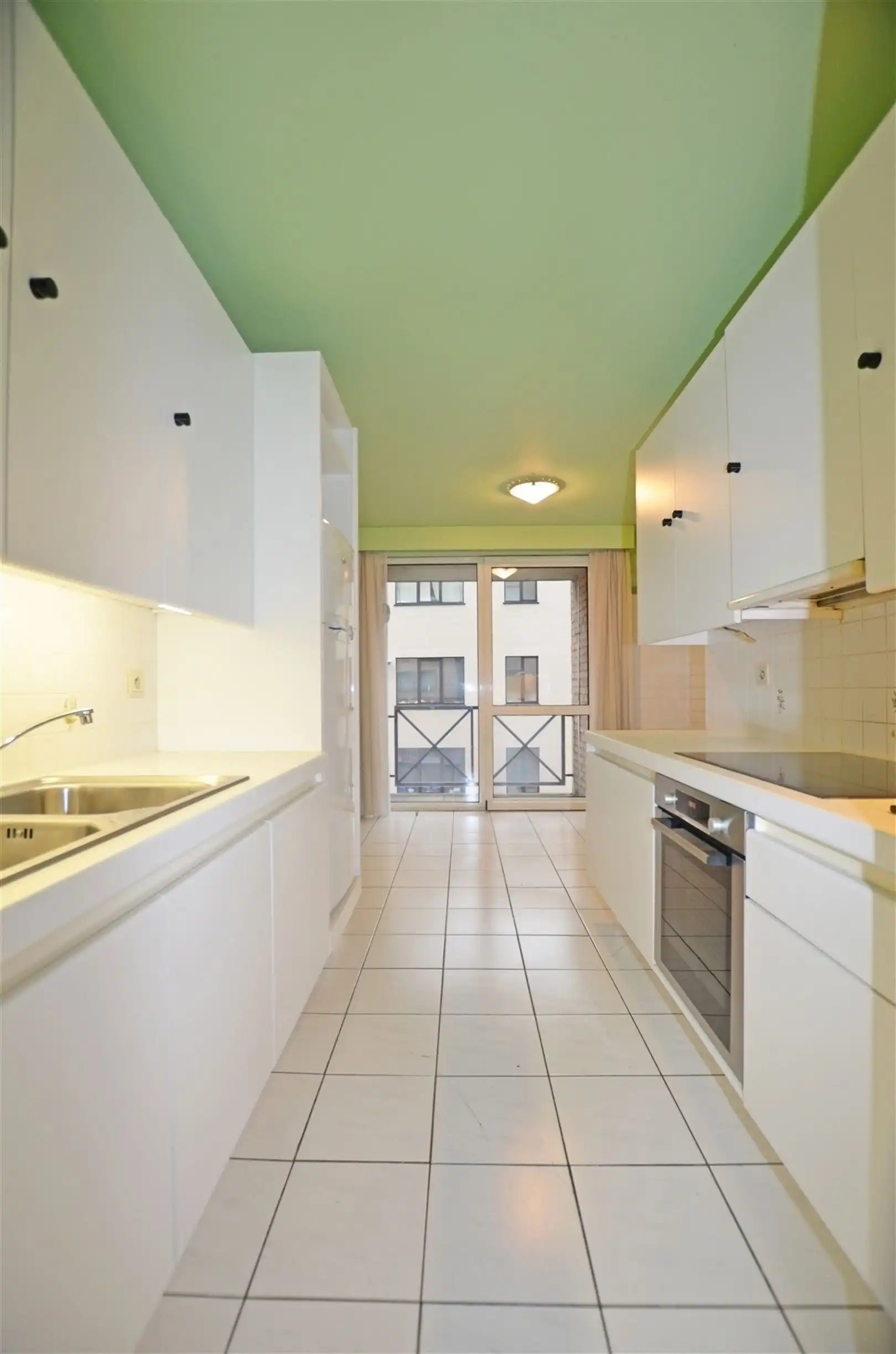 Ruim op te frissen appartement op wandelafstand van de stad foto 13