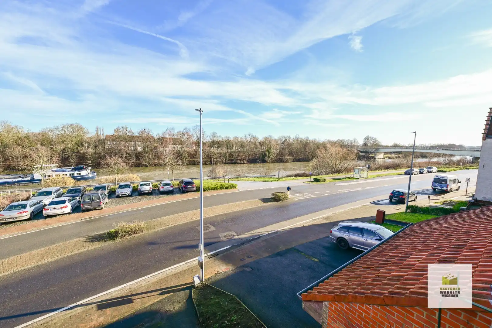 Karaktervolle woning met 3 slpks, 2 garages én zicht over het water  foto 12