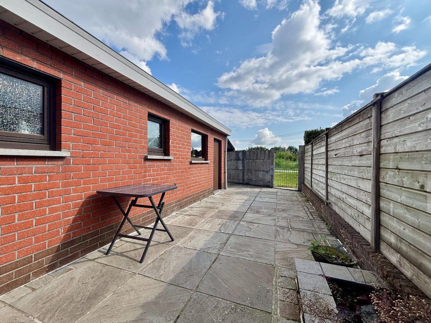Stadswoning op rustige ligging – Ieper. Opp:140m². foto 3