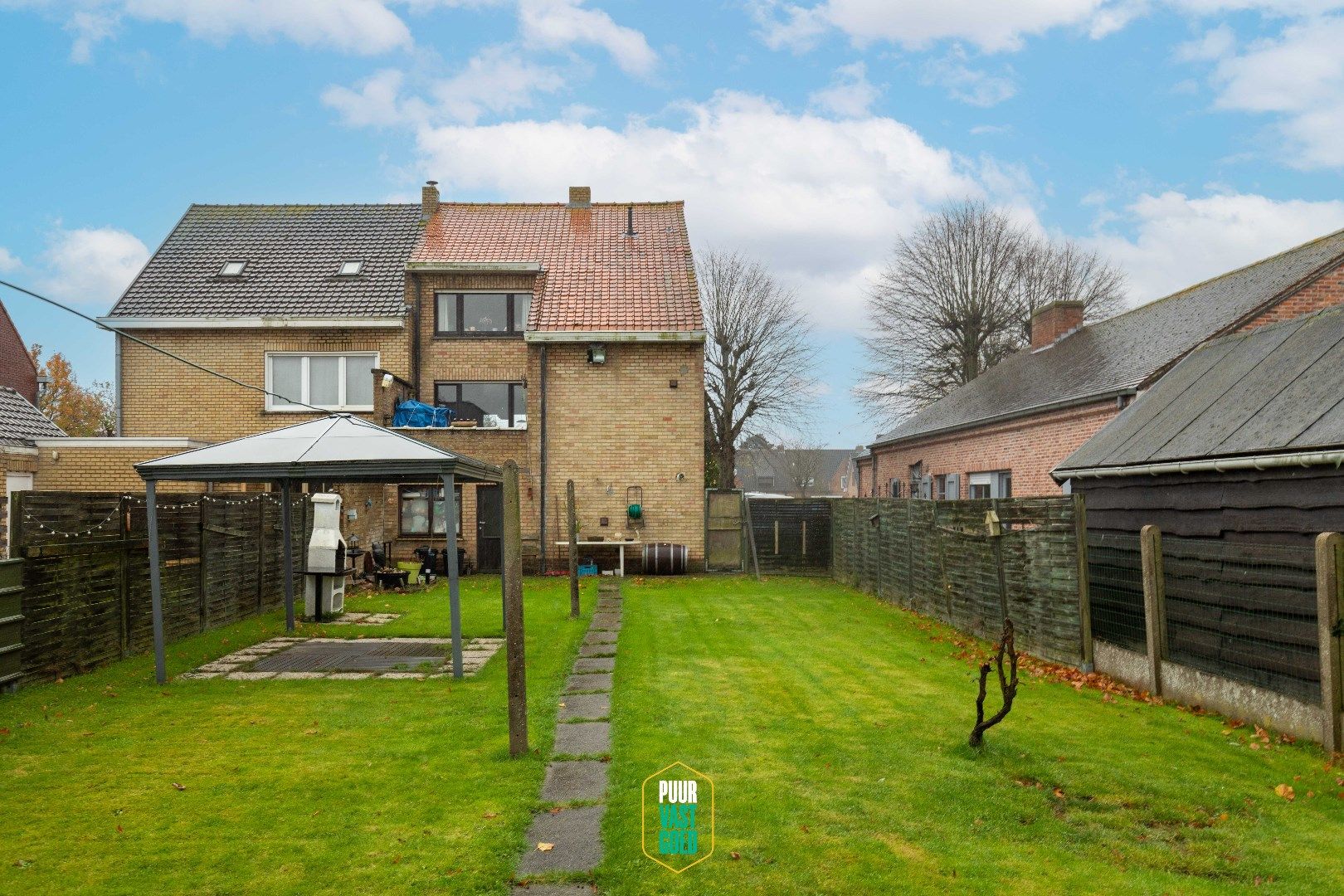 Ruime half open woning met grote garage en leuke tuin in uiterst rustige straat nabij de Damse Vaart. foto 21