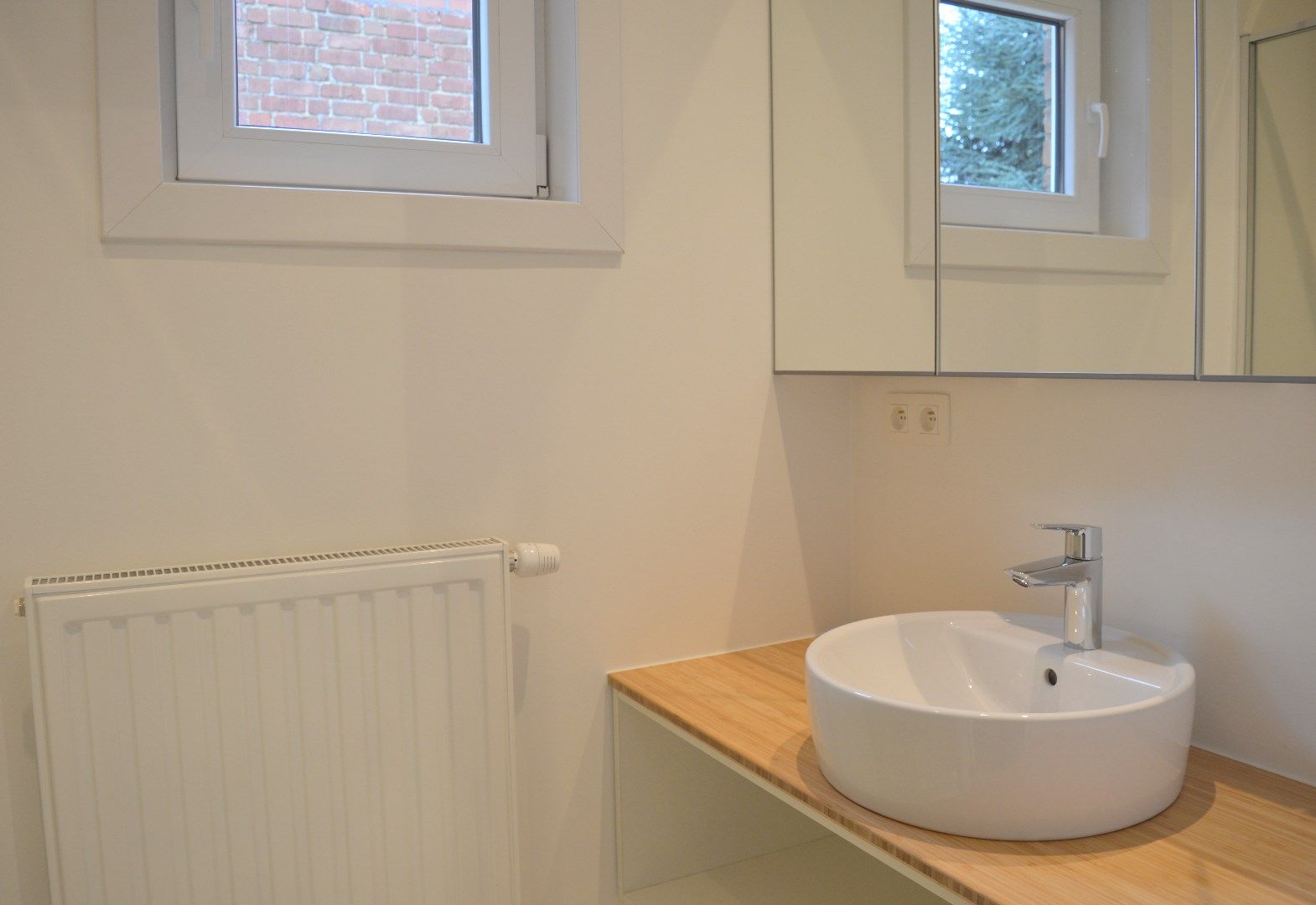 Ruime gezinswoning met 3 slaapkamers in Kuurne met vlotte bereikbaarheid foto 5