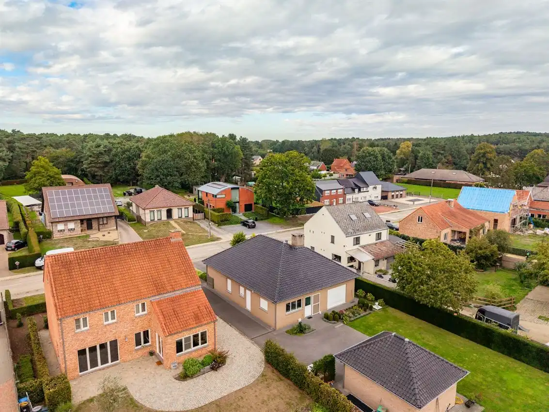 Instapklare, verrassend ruimle woning in landelijke omgeving foto 57