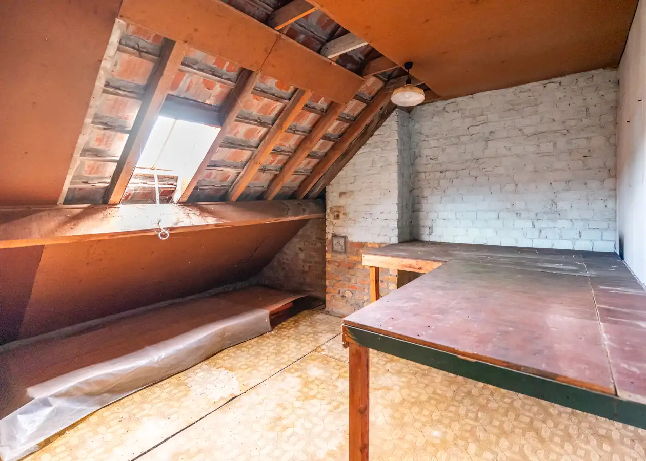 Te renoveren woning met zonnige stadstuin en veel potentieel foto 19