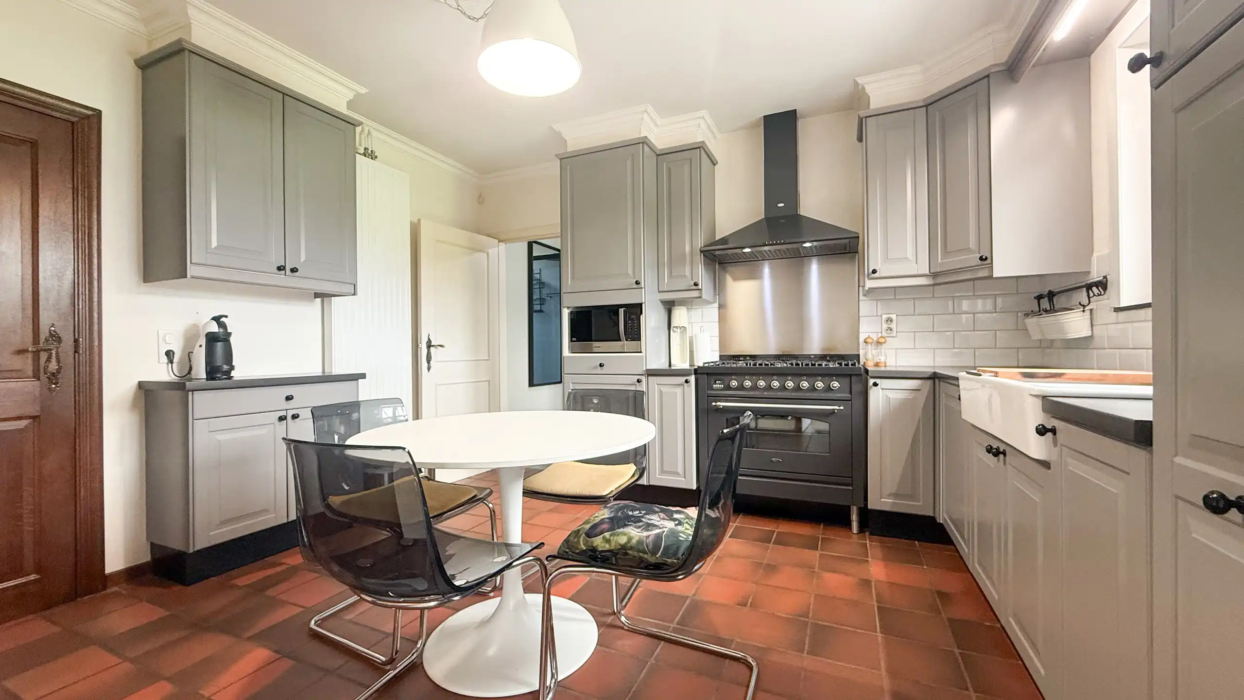 Landelijke woning met 6 slpks op perceel van 36a 70ca! foto 8