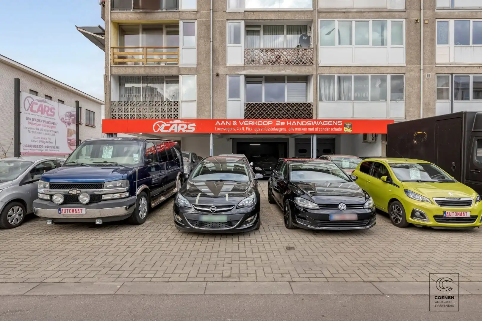 Commercieel pand/autogarage op een uitstekende locatie te Deurne! foto {{pictureIndex}}