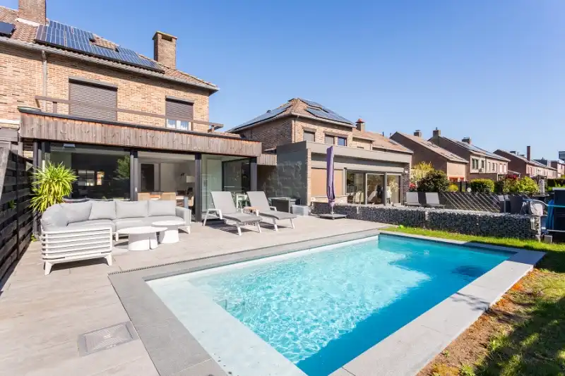 Verrassend ruime woning met zwembad! foto 17