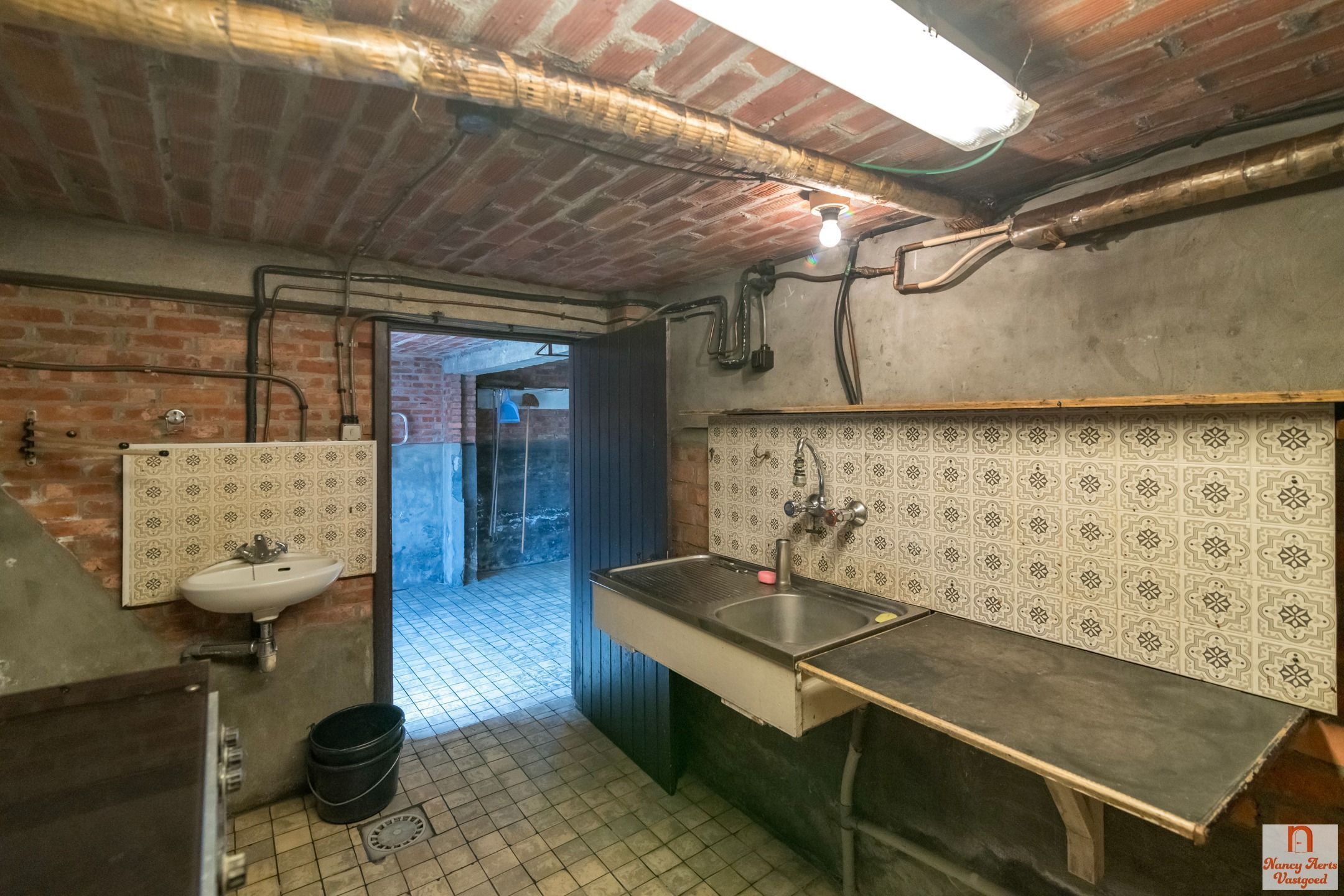 Vrijstaande, goed onderhouden woning op 20 are grond foto 29