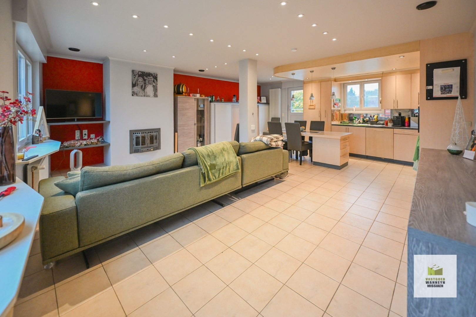 Ruime gezinswoning met tuin, 3 slaapkamers en een grote garage  foto 9