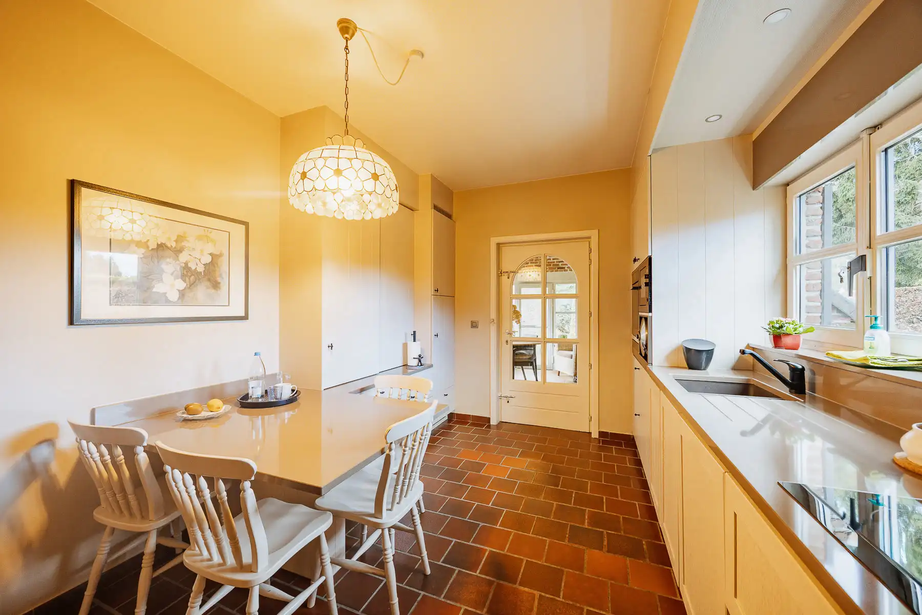 Prachtige vrijstaande villa in rustige omgeving foto 8