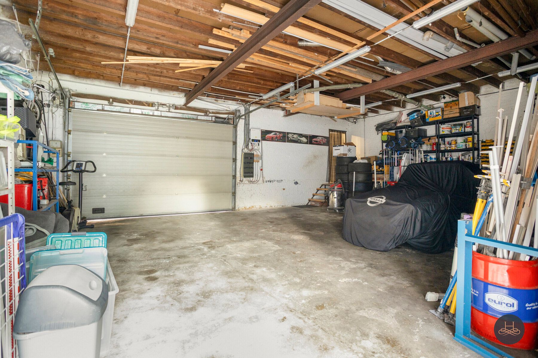 Instapklare ruime woning met tuin, oprit en royale garage foto 6