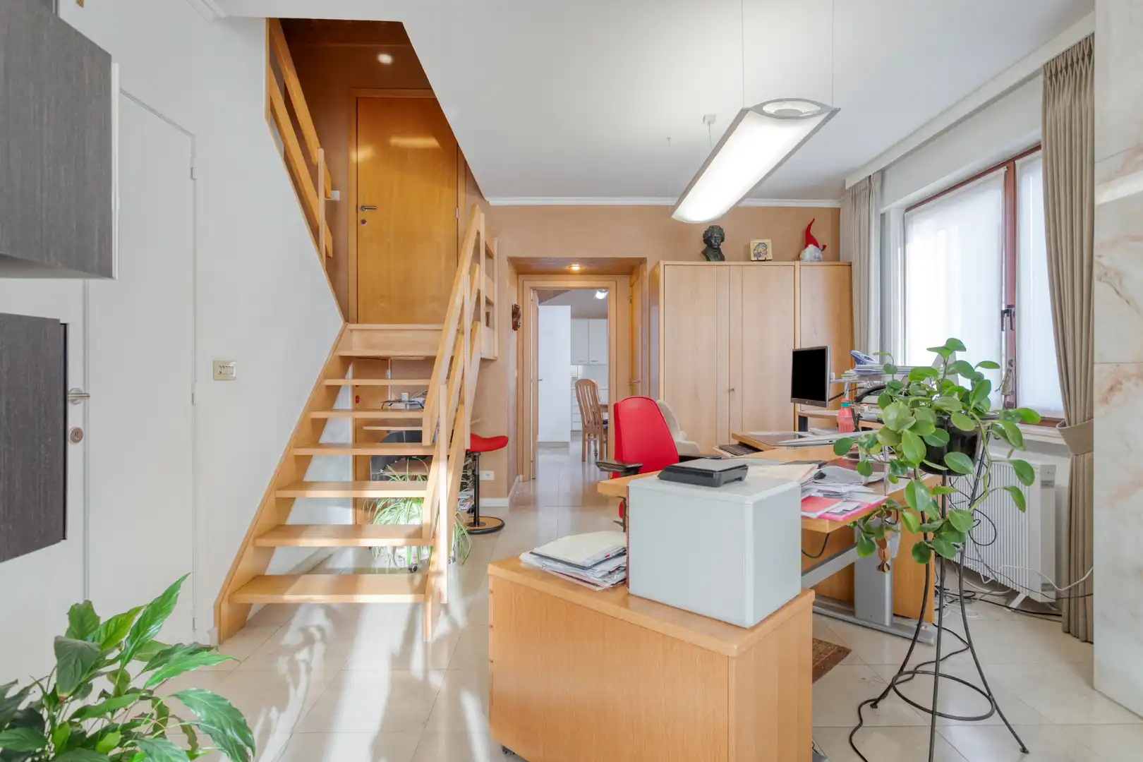 Degelijke halfopen woning met 3 slaapkamers en grote garage!! foto 6