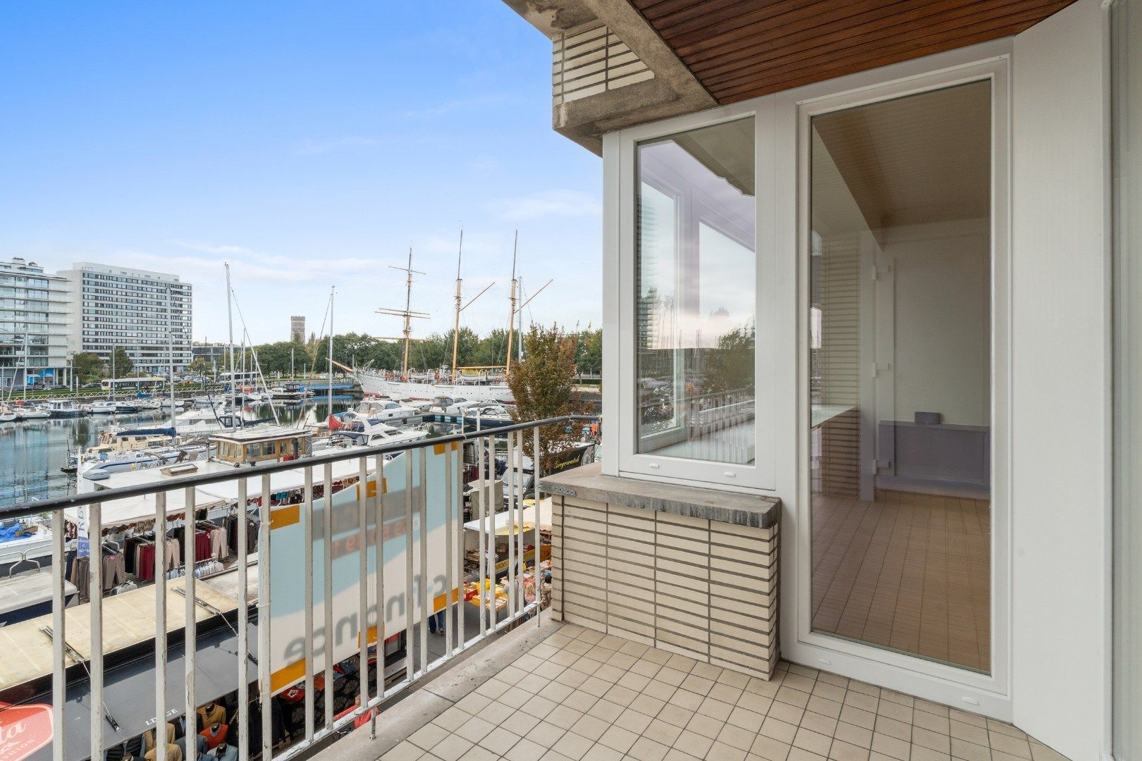 Exclusief gerenoveerd appartement te huur aan de Vindictivelaan in Oostende – met uniek zicht op de Mercator en jachthaven foto 15