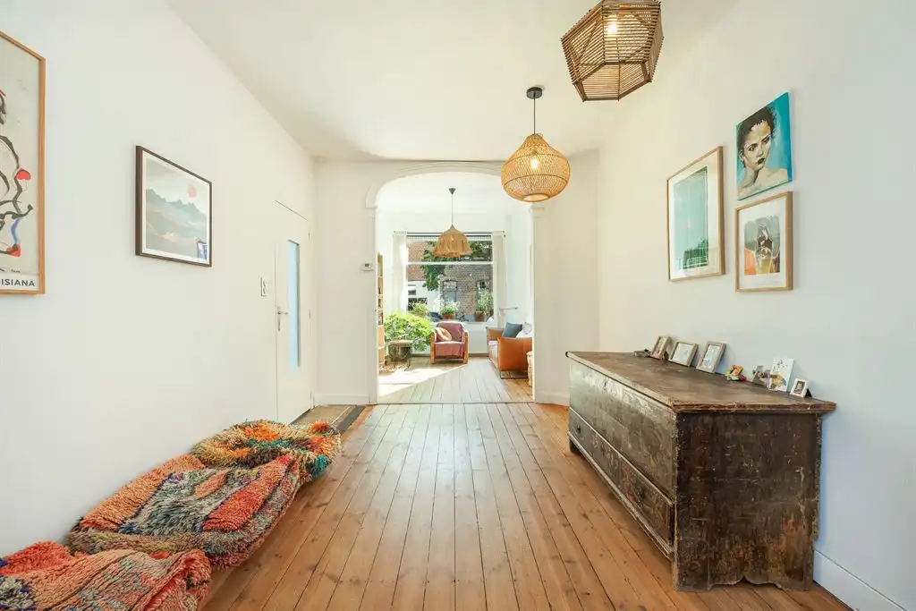 Charmante woning met prachtige tuin foto 7