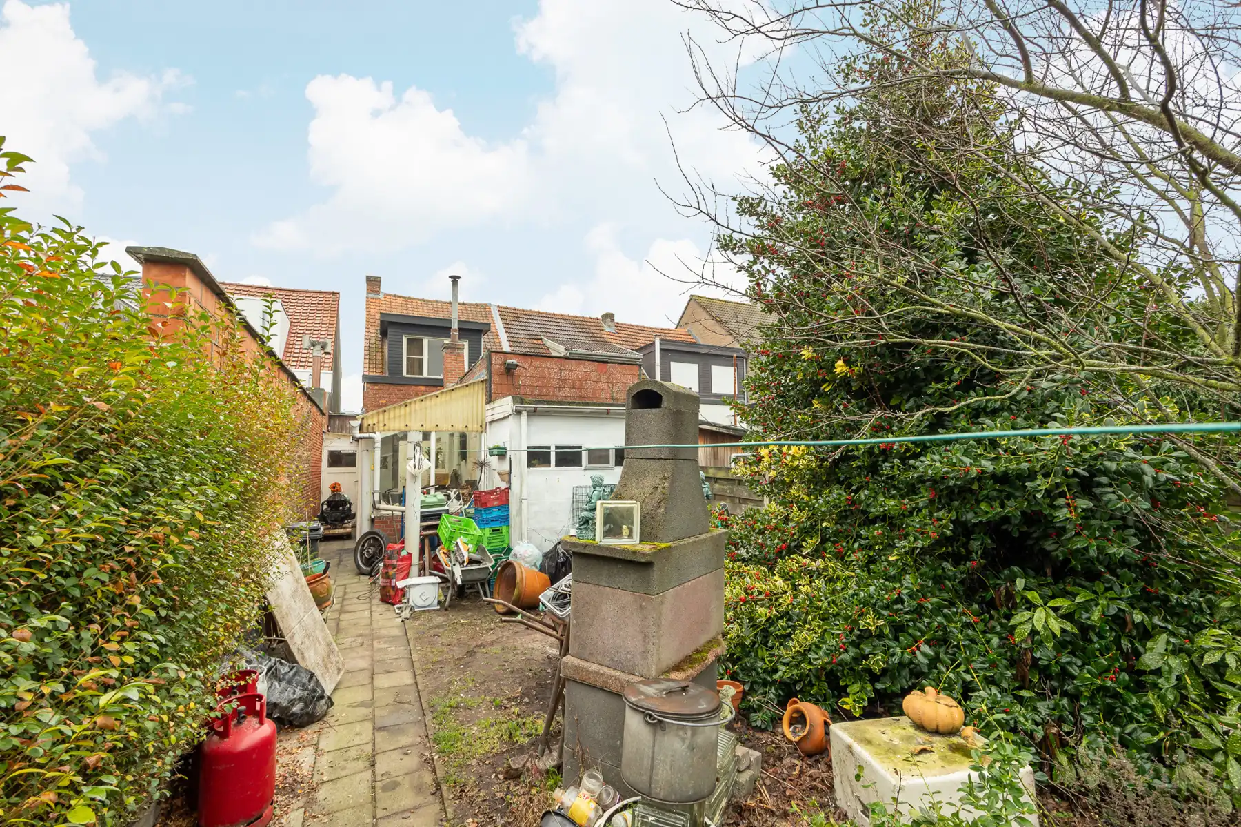 Totaal te renoveren EGW met 2 slpk, diepe tuin en fietsgang foto 14