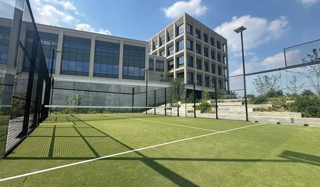 Prachtig gemeubelde kantoren met dienstverlening In The Yard in Drongen foto 20