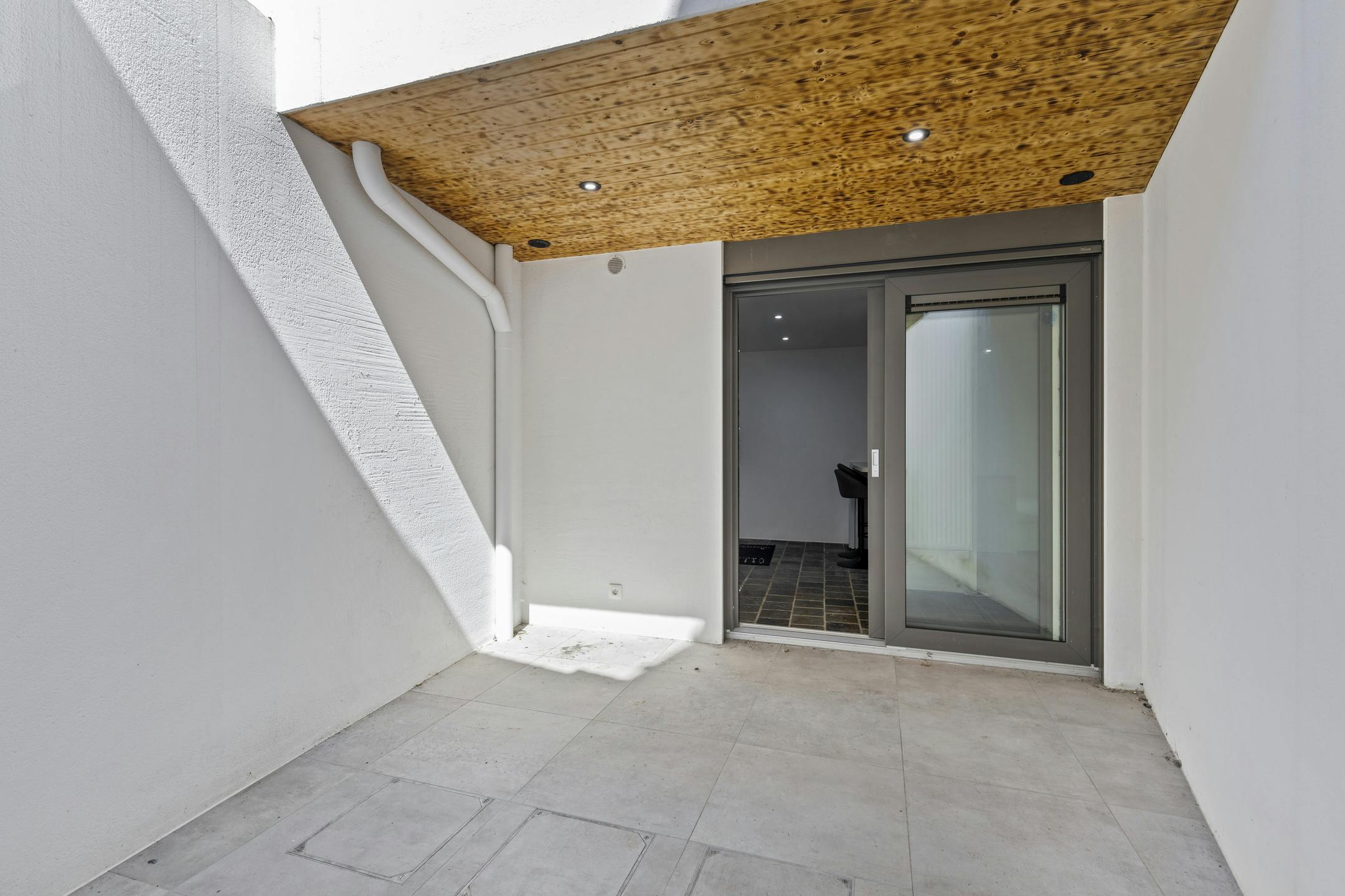 Instapklaar twee slaapkamer appartement te koop in Zeebrugge foto 19