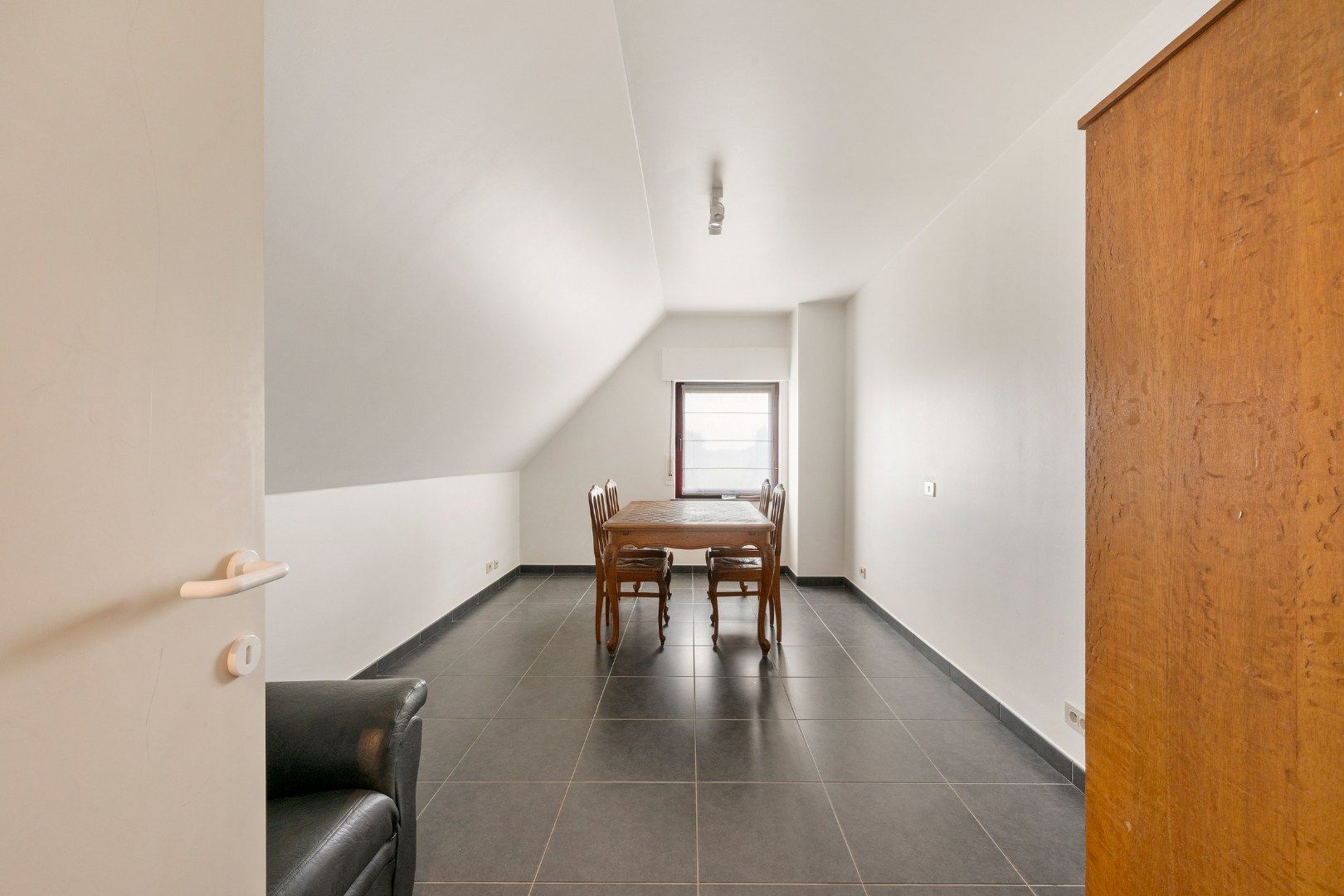 Recente halfopen woning met boomgaard in Ledegem foto 16