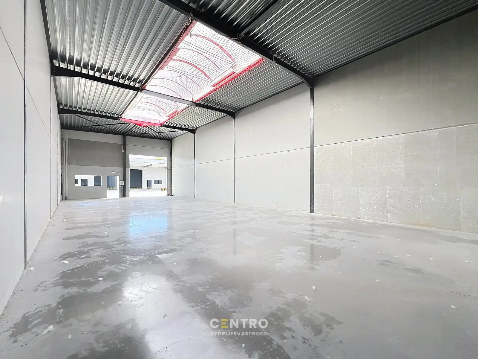 Nieuwbouw KMO-units van 220m² TE HUUR (VH van 7m, 2 parkings, aparte loopdeur en raam), te Kerkhove (Avelgem). foto 16