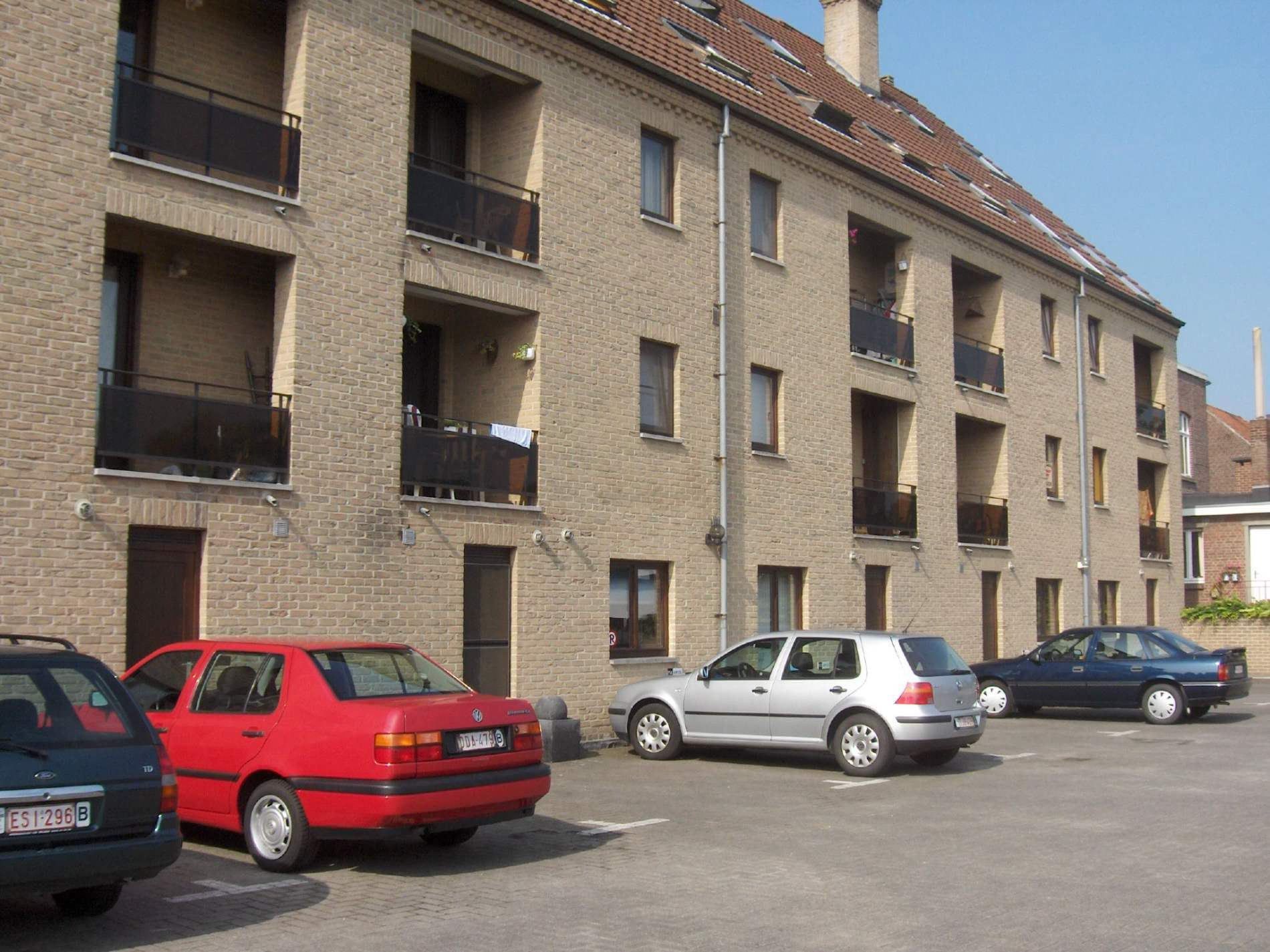 VERZORGD GELIJKVLOERS HANDELSPAND MET PARKEERGELEGENHEID OP EEN GOEDE LOCATIE foto 2