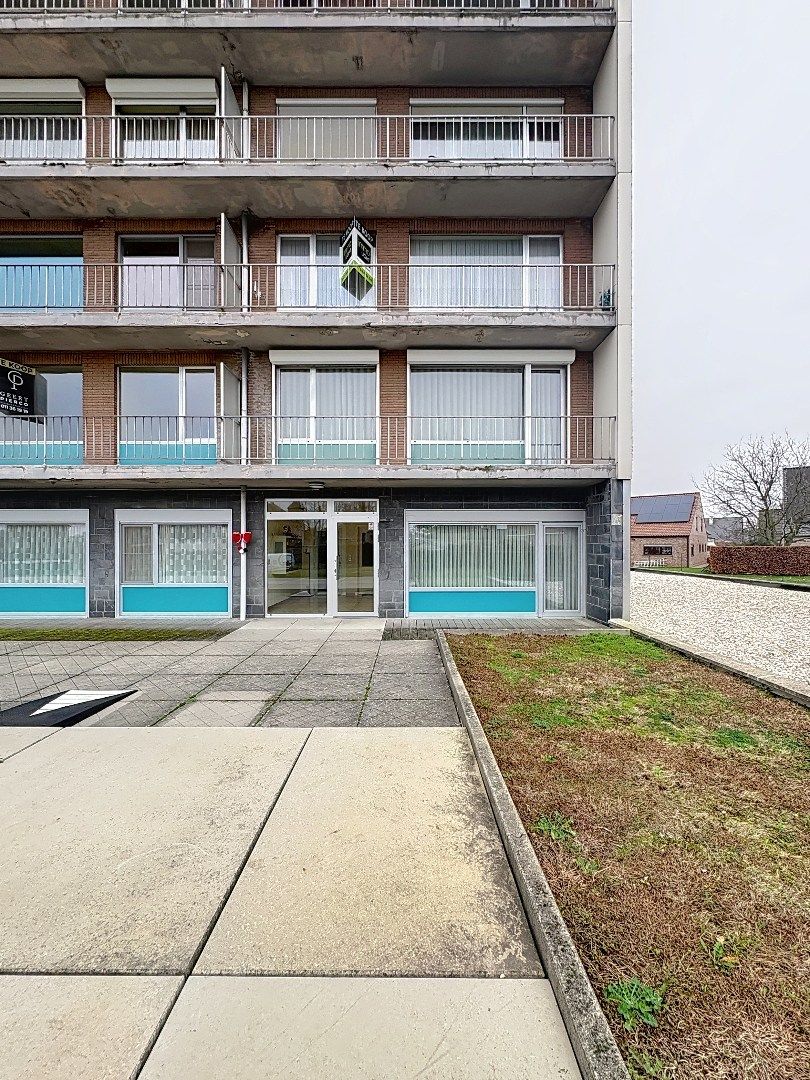 Ruim 2-slaapkamerappartement met terras, balkon, garage en berging foto 2