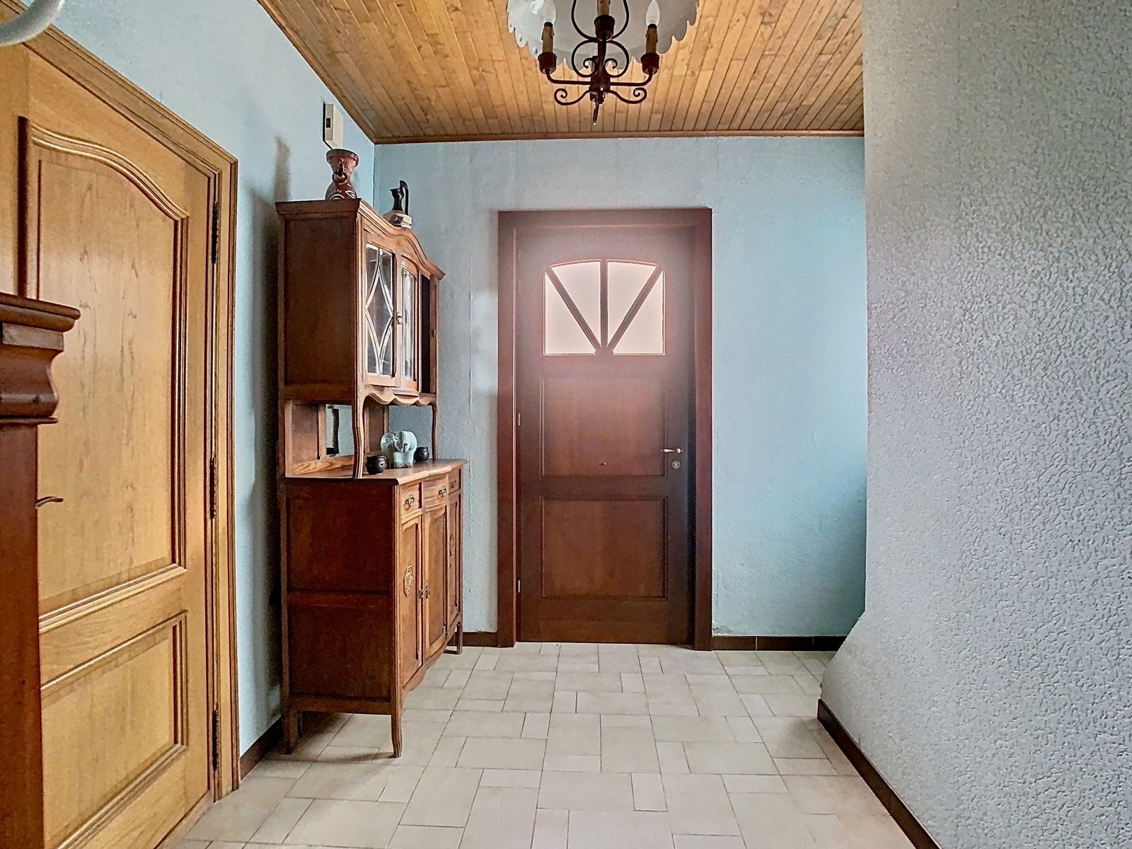 Instapklare alleenstaande woning met 3 SLPK, tuin én garage! foto 8