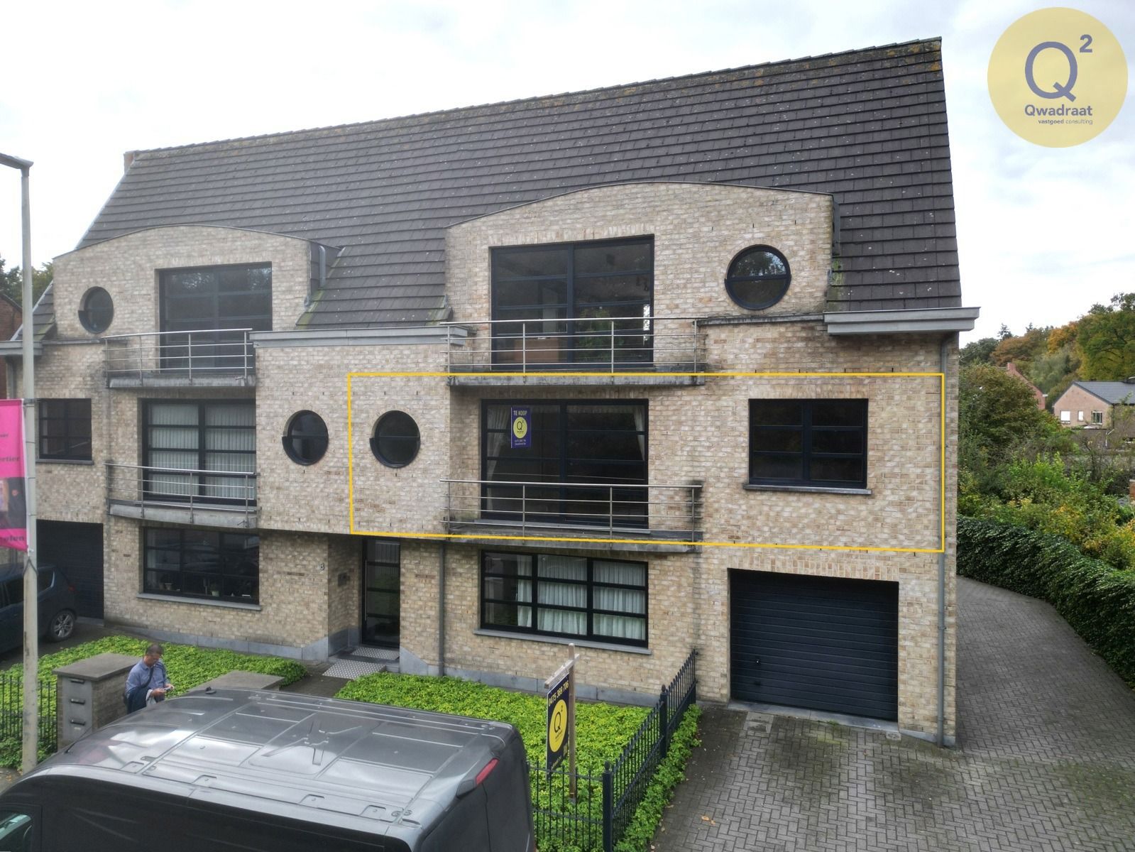 Ruim appartement met groot zuid-west gelegen terras foto {{pictureIndex}}