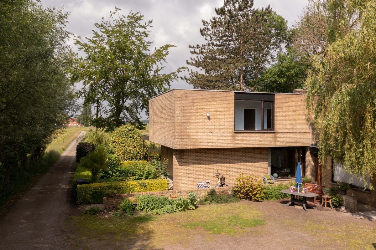 Mooi gelegen hoeve op 1,45 ha te koop te Veldegem foto 4