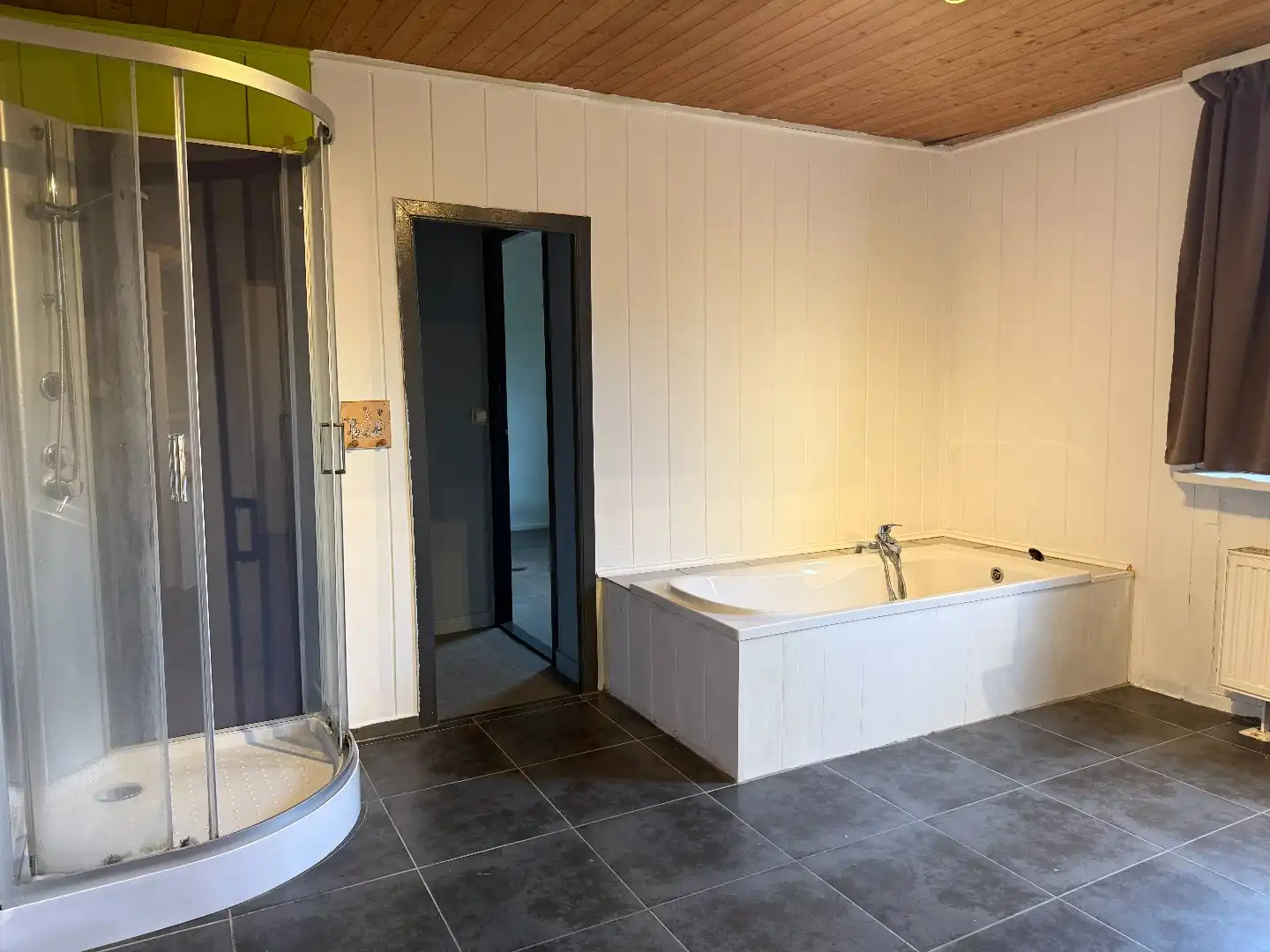 Laagbouwwoning met 2 slpk, carport en tuin foto 12