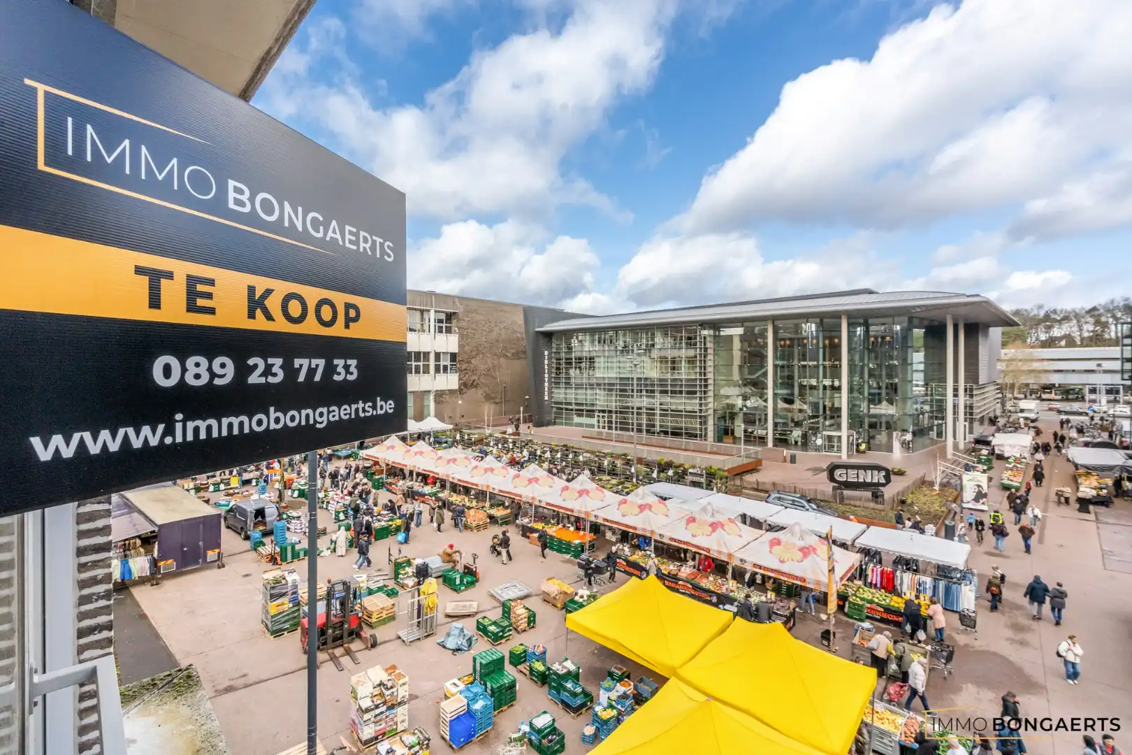 Ruim appartement met zicht op het stadsplein in het centrum van Genk foto 27