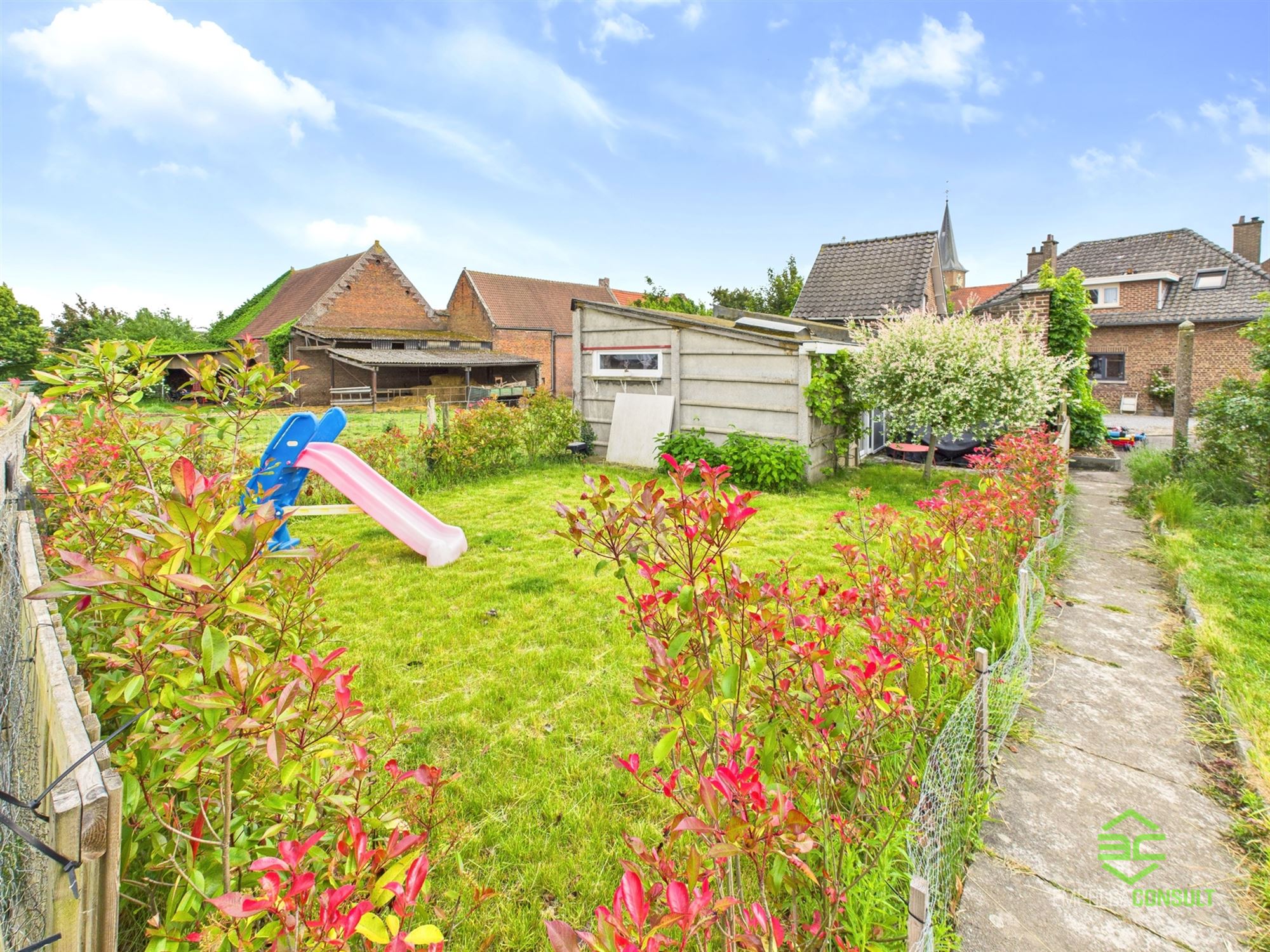 Ruime gezinswoning met achtergelegen studio op 14a 18ca! foto 34