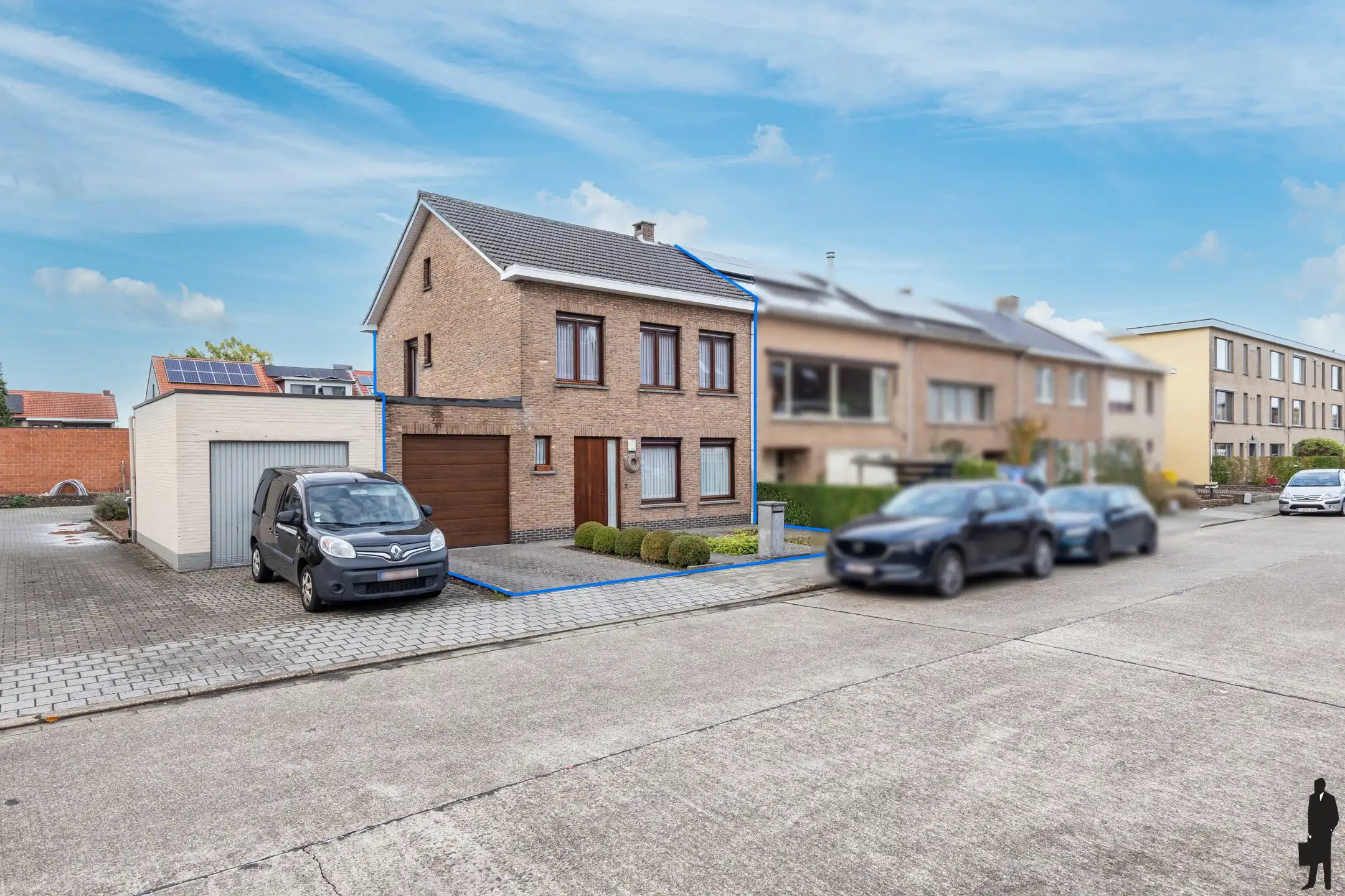 Charmante stadswoning nabij jachthaven met 3 slks en garage foto {{pictureIndex}}