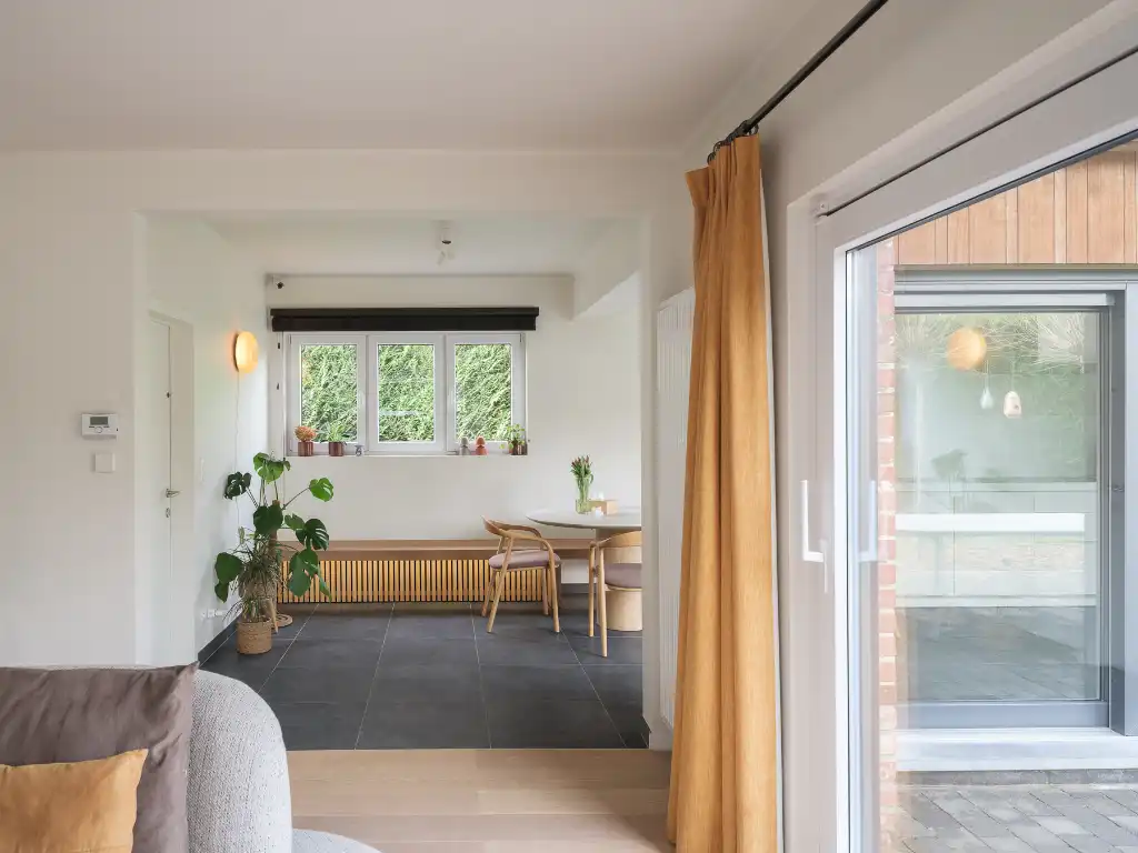 Sint-Denijs-Westrem - Vrijstaande woning met aangename tuin en achtergelegen ‘poolhouse’ in een rustig gelegen wijk. foto 2