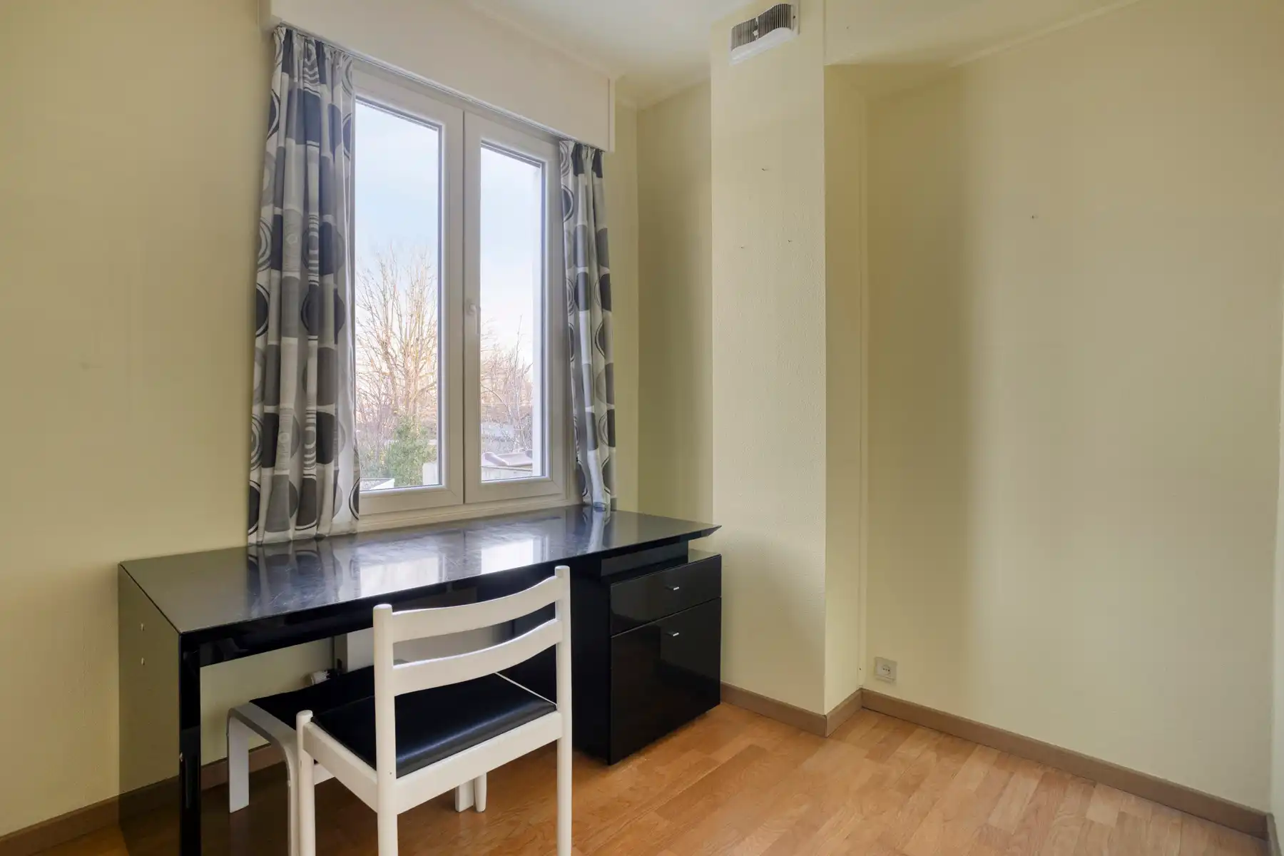 Ruime halfopen bebouwing met 4 slaapkamers! foto 22