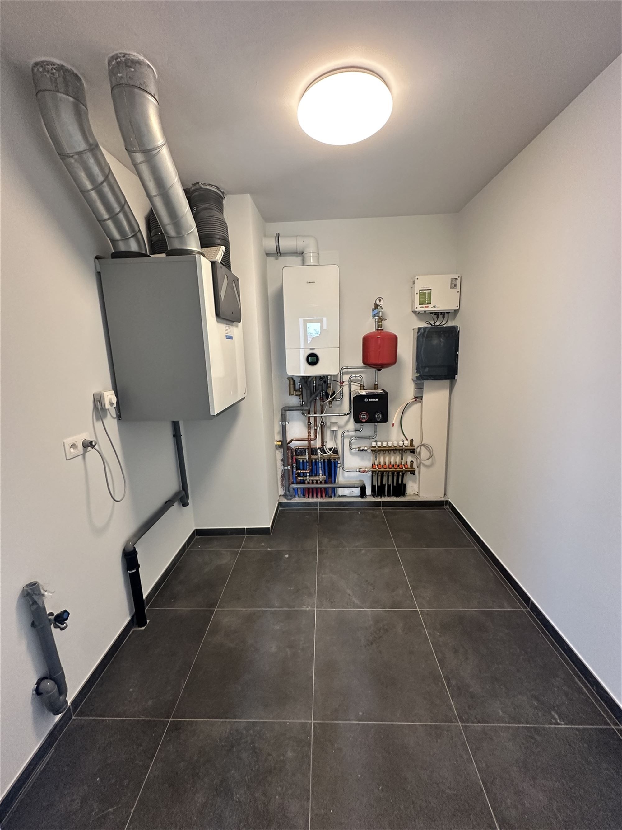 UNIEKE PENTHOUSE MET 2 SLAAPKAMERS, RUIME TERRASSEN EN GARAGE TE PAAL foto 7