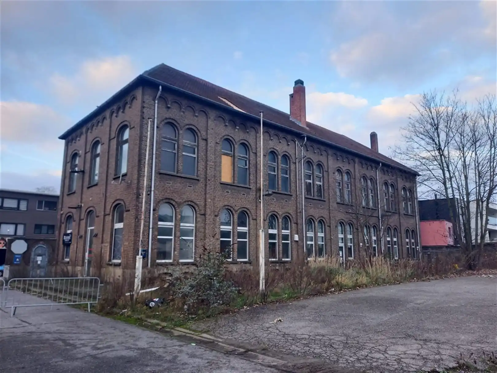 Kantoorgebouw foto 2