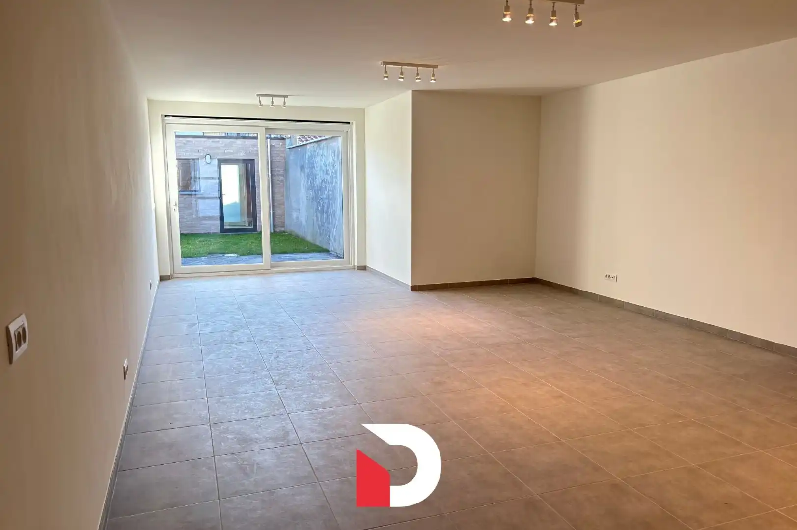 Ruime nieuwbouwwoning met 3 slaapkamers, 2 badkamers. foto 9