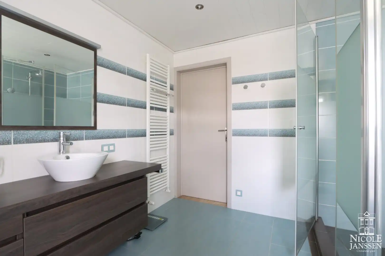 Energiezuinige instapklare woning met garage en tuin foto 17