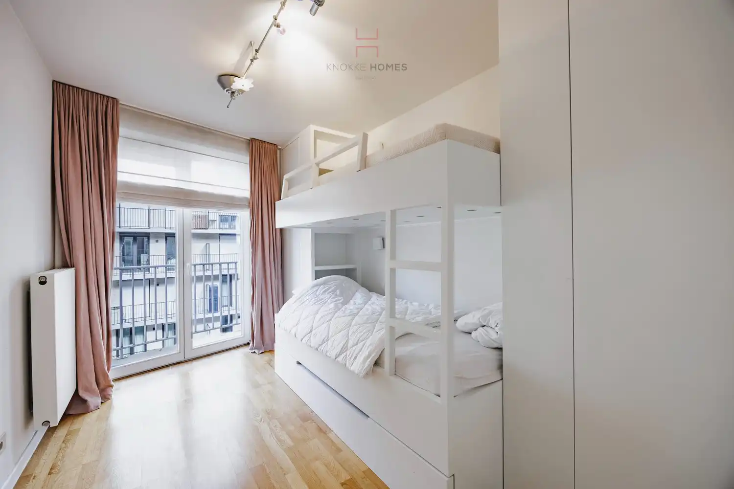 Ruim en lichtrijk appartement met 2 slaapkamers in Duinbergen foto 9