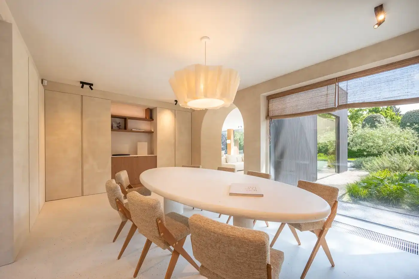 Luxueus gerenoveerde villa met zwembad op een toplocatie in een rustige residentiële wijk van het Zoute. foto 20
