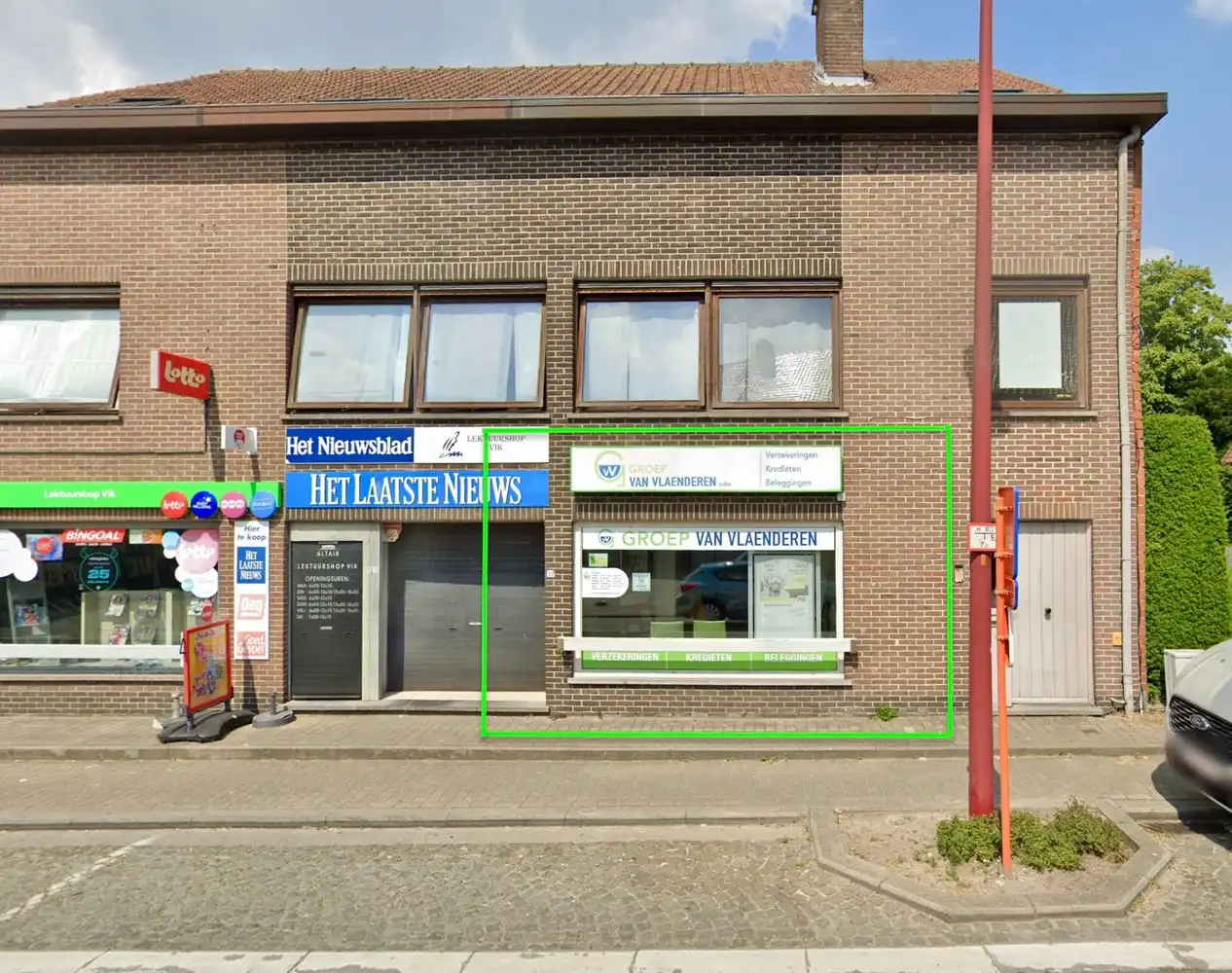 Kantoorruimte/ handelspand te huur – vlot bereikbaar en uitstekend zichtbaar! foto {{pictureIndex}}