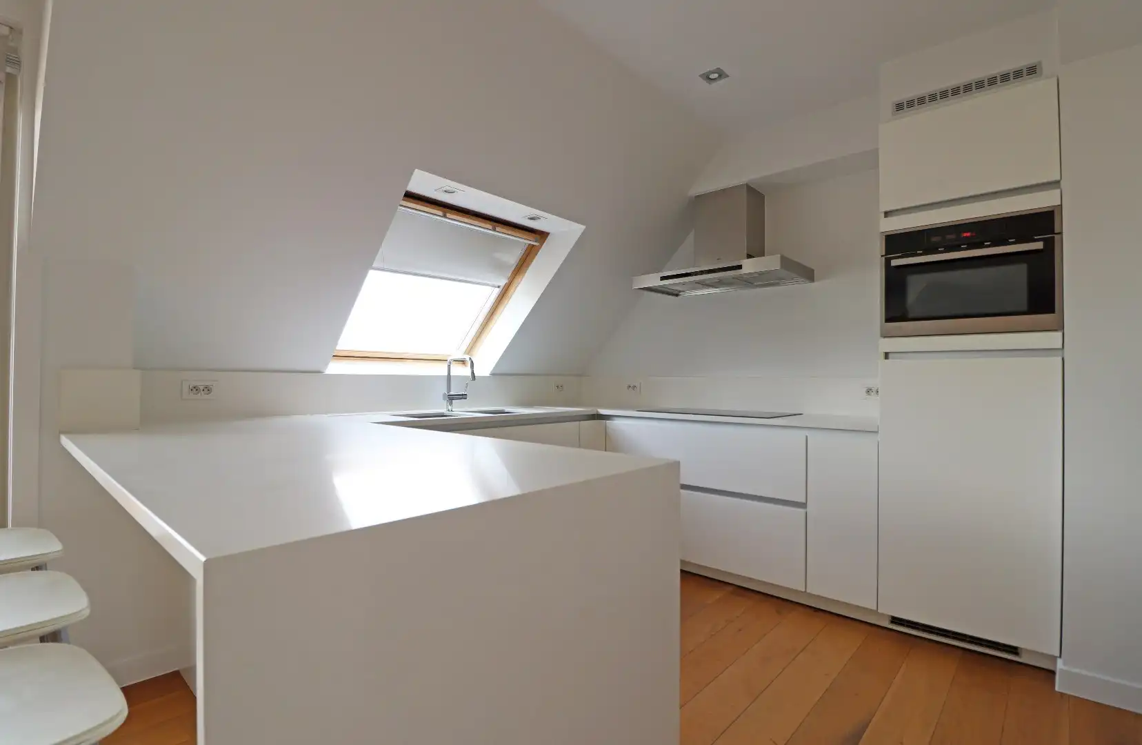 Verzorgd appartement met garage foto 3