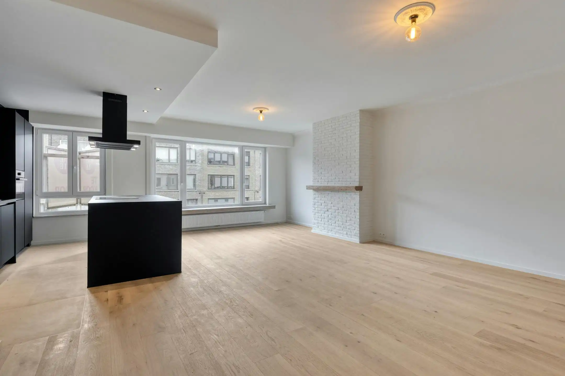 Prachtig gerenoveerd appartement met parking te Deurne! foto 8