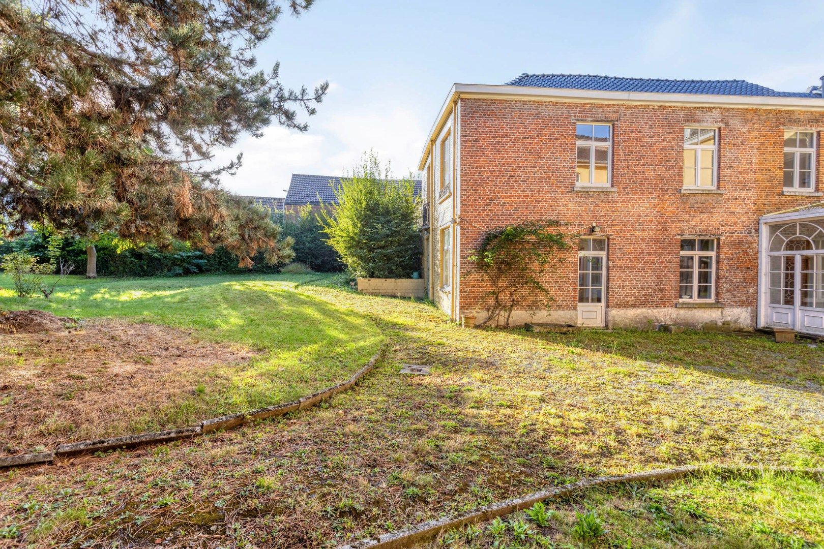 Een zeer ruime herenwoning te Edingen! foto 14