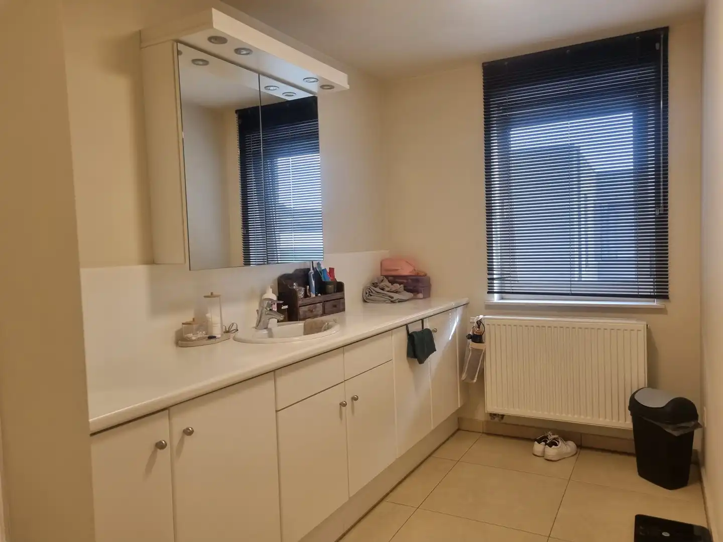 Ruim duplex appartement met garage. foto 8