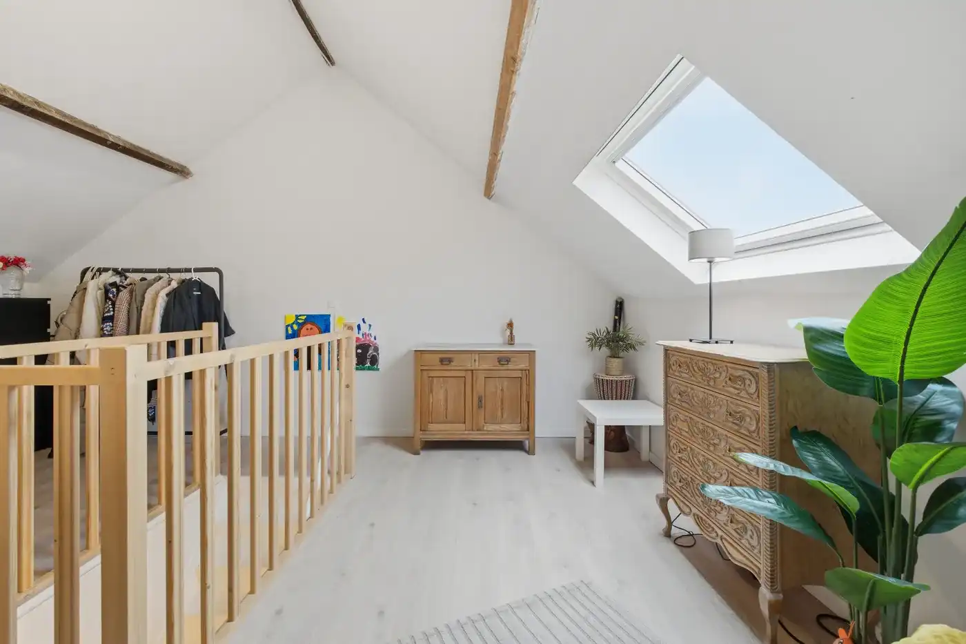 GERENOVEERDE WONING MET 3 SLAAPKAMERS EN GARAGE foto 12