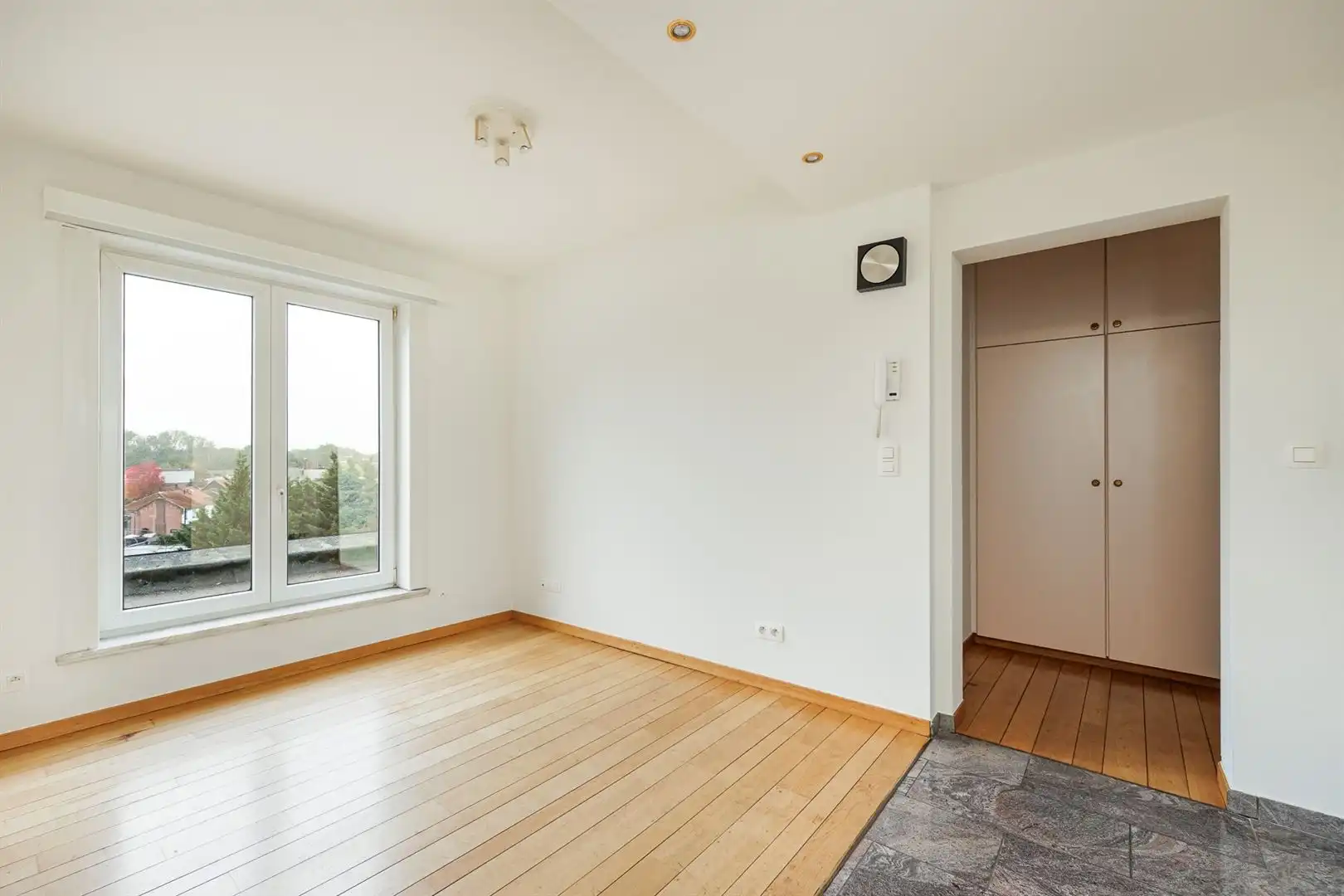 Ruim dakappartement met zonneterras en parking. foto 13