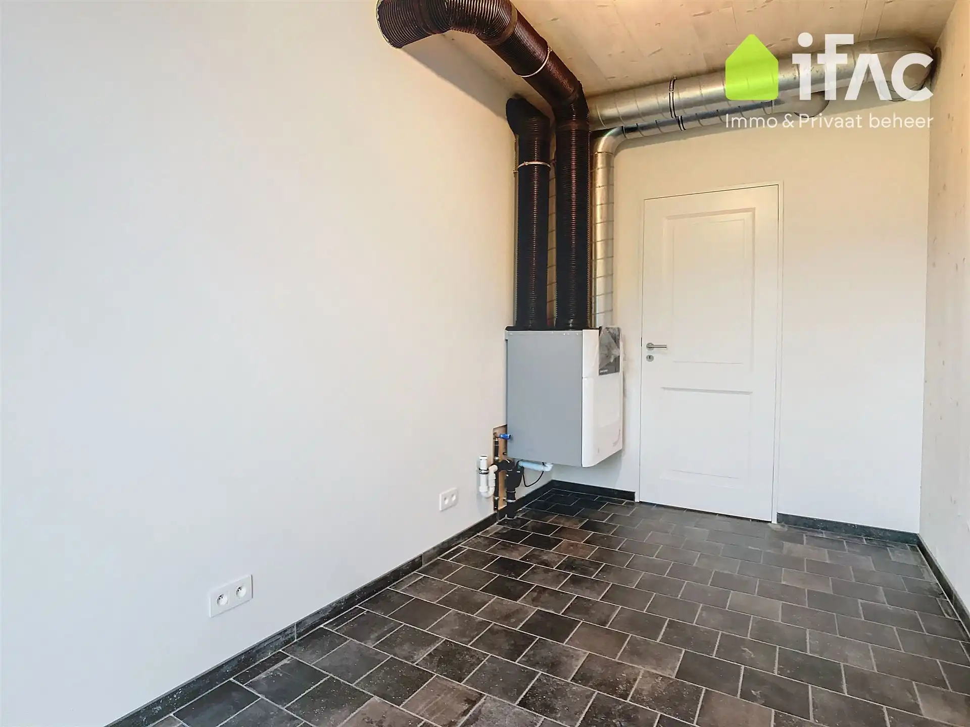 Villa met 4 slaapkamers, 2 badkamers en een grote tuin foto 16