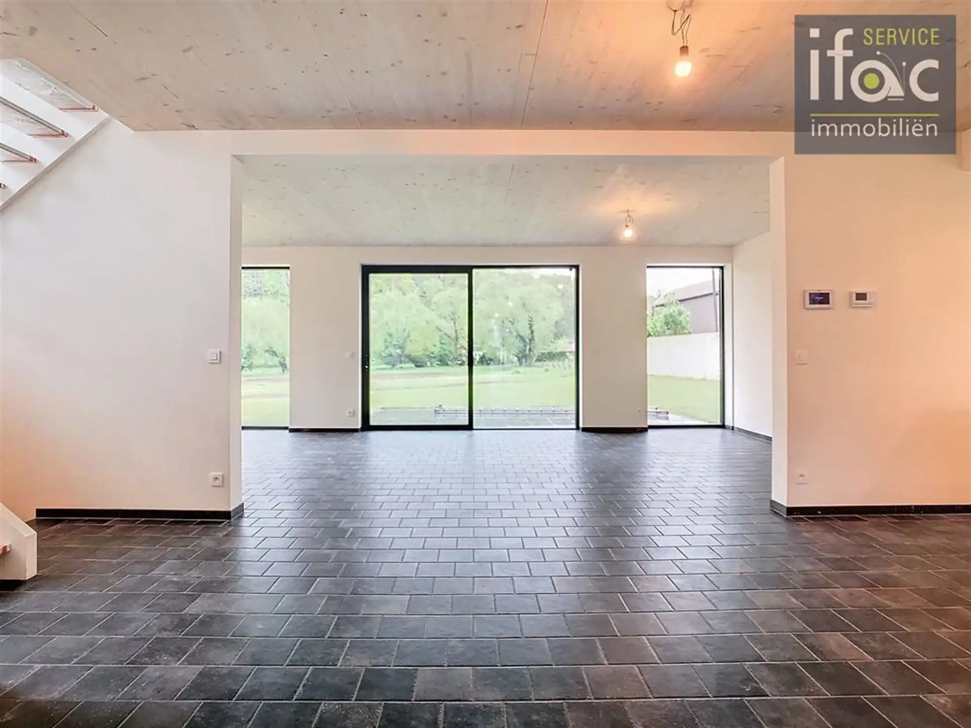 Villa met 4 slaapkamers, 2 badkamers en een grote tuin foto 16