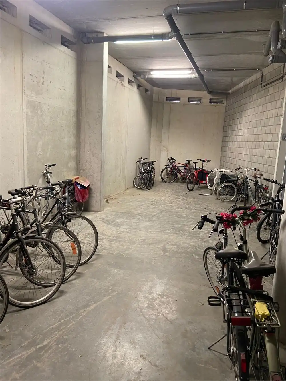 Ruim 2SLK-appartement (95 m²) met terras en zicht op Park Spoor Noord + parking foto 18